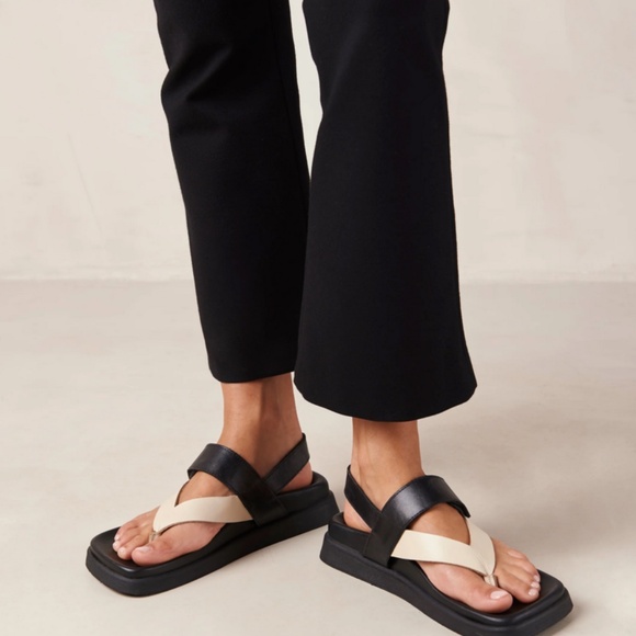 Alohas Decade BICOLOR Black Cream Leather Thong Platform Sandals - Picture 10 of 10